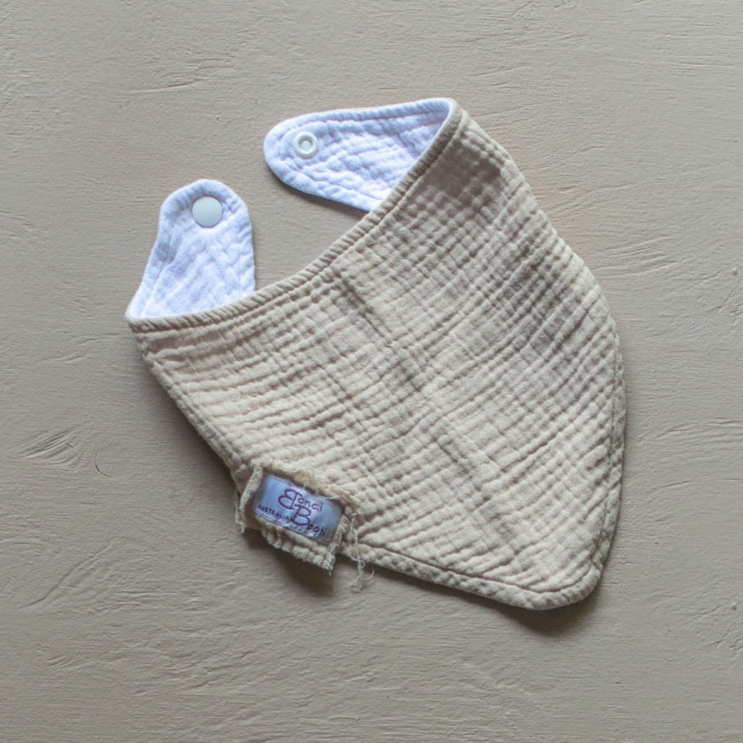 beige organic cotton dribble bib